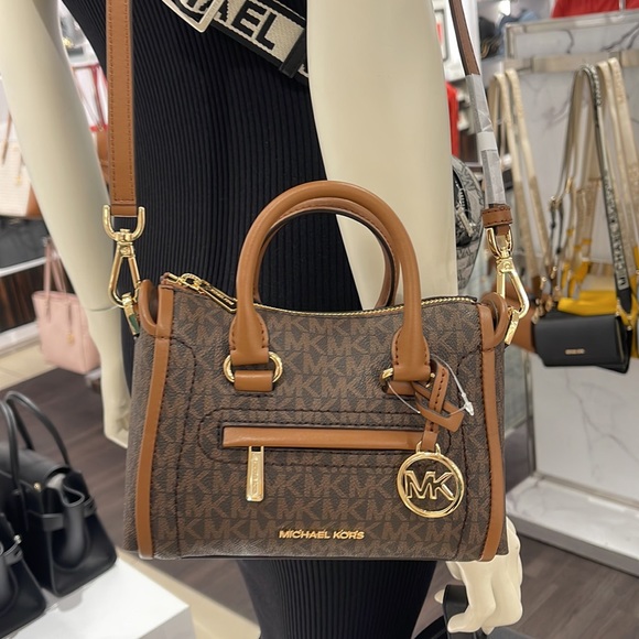 MICHAEL KORS
Carine Extra-Small Logo Satchel
Brown Signature 
NWT - Picture 15 of 16